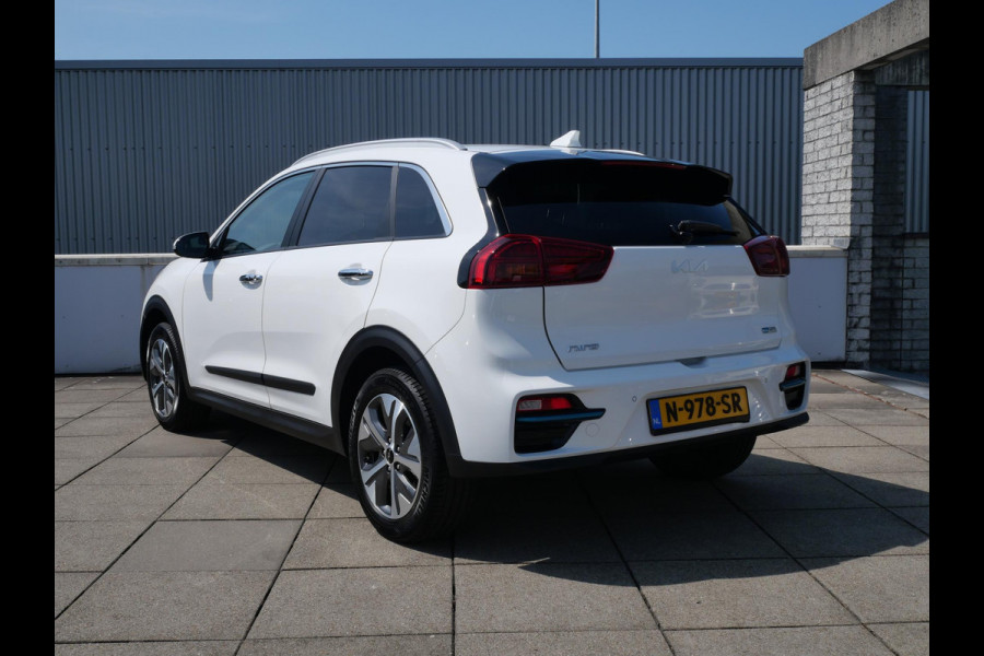 Kia e-Niro Edition 64 kWh | 3Fase | Stoel/Stuur Verwarming | Navi | Adaptief | Carplay |