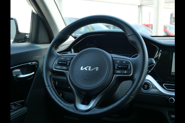 Kia e-Niro Edition 64 kWh | 3Fase | Stoel/Stuur Verwarming | Navi | Adaptief | Carplay |