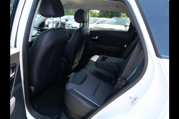 Kia e-Niro Edition 64 kWh | 3Fase | Stoel/Stuur Verwarming | Navi | Adaptief | Carplay |