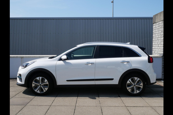 Kia e-Niro Edition 64 kWh | 3Fase | Stoel/Stuur Verwarming | Navi | Adaptief | Carplay |