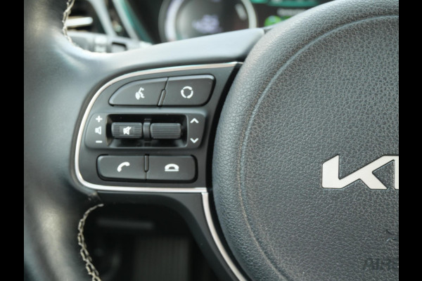 Kia e-Niro Edition 64 kWh | 3Fase | Stoel/Stuur Verwarming | Navi | Adaptief | Carplay |