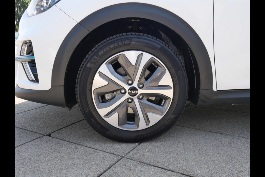Kia e-Niro Edition 64 kWh | 3Fase | Stoel/Stuur Verwarming | Navi | Adaptief | Carplay |
