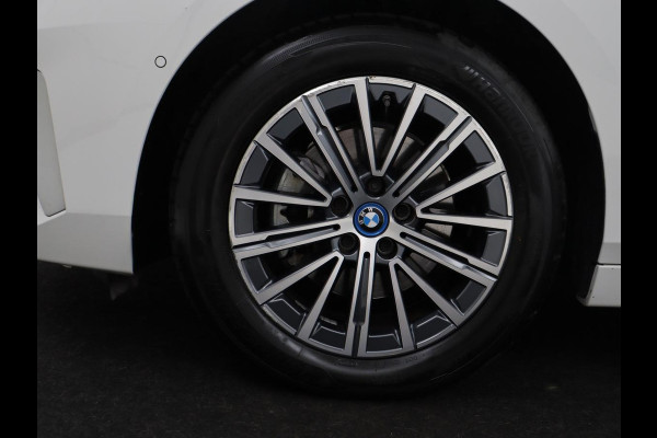 BMW 2 Serie 225 e xDrive Luxury Line | SOH 91,6% | Leder | Carplay | Navigatie | Sfeerverlichting | Cruise control | Climate control | Camera | Park assist |