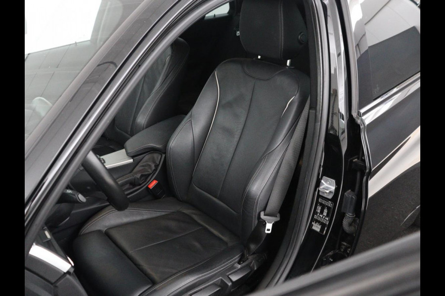 BMW 3 Serie Touring 318i M Sport Corporate Lease | Leder | Stoelverwarming | Bluetooth | Navigatie | Cruise control | Park assist | Climate control |