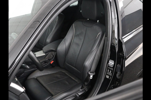 BMW 3 Serie Touring 318i M Sport Corporate Lease | Leder | Stoelverwarming | Bluetooth | Navigatie | Cruise control | Park assist | Climate control |