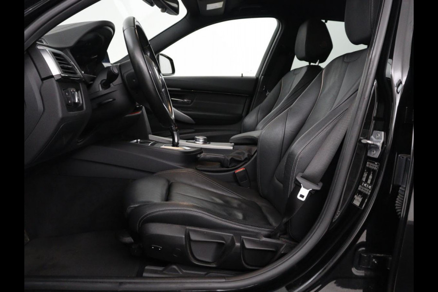 BMW 3 Serie Touring 318i M Sport Corporate Lease | Leder | Stoelverwarming | Bluetooth | Navigatie | Cruise control | Park assist | Climate control |