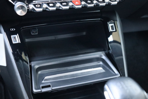 Peugeot 208 1.2 PT Allure parelmoer met. org.NL h.leer navi carplay