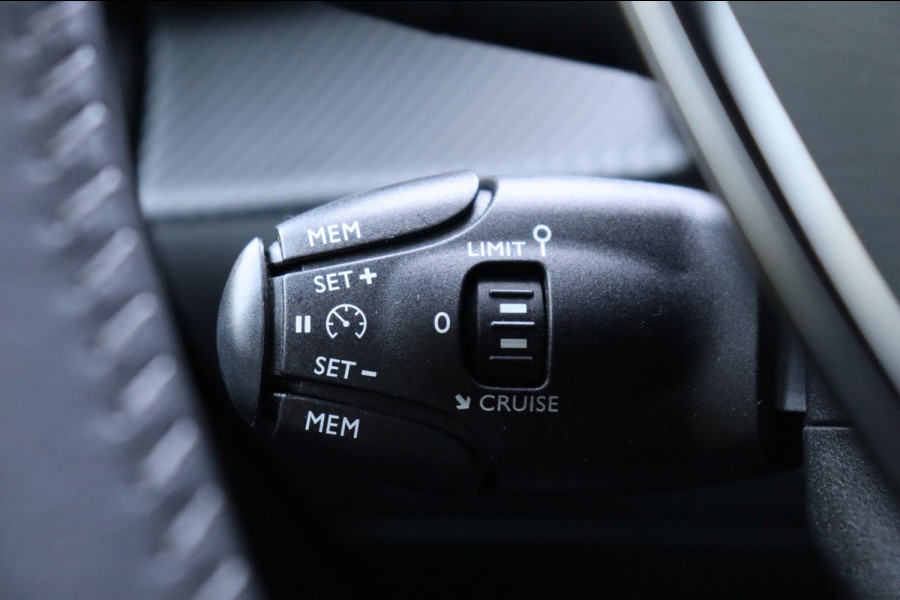 Peugeot 208 1.2 PT Allure parelmoer met. org.NL h.leer navi carplay