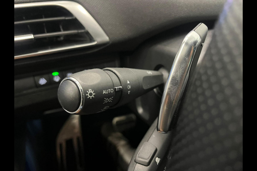 Peugeot 3008 1.6 HYbrid 225 GT Pack Business Night Vision Panoramadak Focal ACC Keyless Camera LED Dodehoek CarPlay