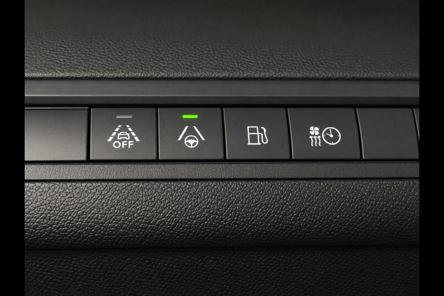 Peugeot 3008 1.6 HYbrid 225 GT Pack Business Night Vision Panoramadak Focal ACC Keyless Camera LED Dodehoek CarPlay
