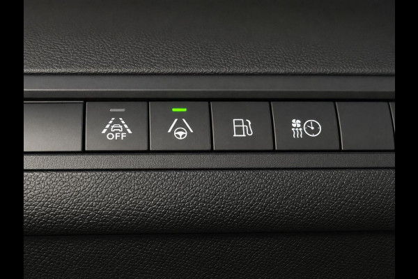 Peugeot 3008 1.6 HYbrid 225 GT Pack Business Night Vision Panoramadak Focal ACC Keyless Camera LED Dodehoek CarPlay