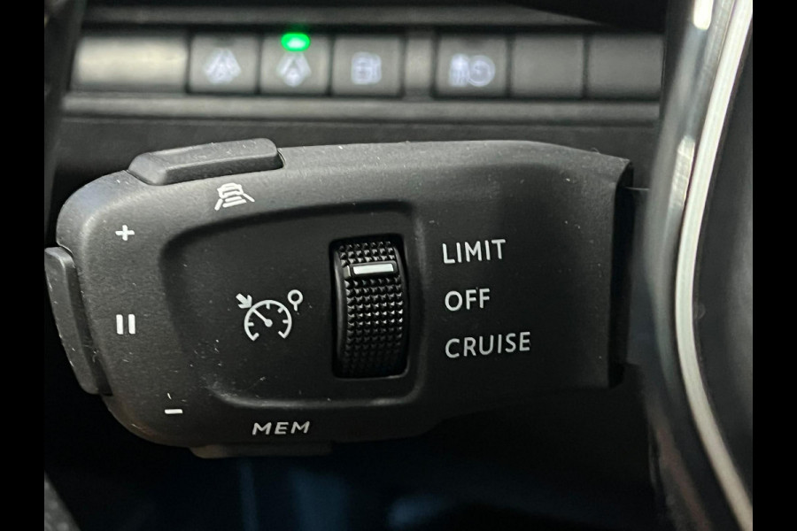 Peugeot 3008 1.6 HYbrid 225 GT Pack Business Night Vision Panoramadak Focal ACC Keyless Camera LED Dodehoek CarPlay
