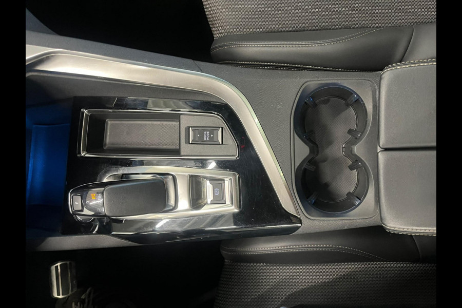 Peugeot 3008 1.6 HYbrid 225 GT Pack Business Night Vision Panoramadak Focal ACC Keyless Camera LED Dodehoek CarPlay