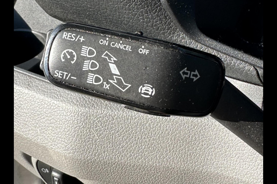 Volkswagen Crafter 35 2.0 TDI L2H2 Bus met laadklep Dhollandia