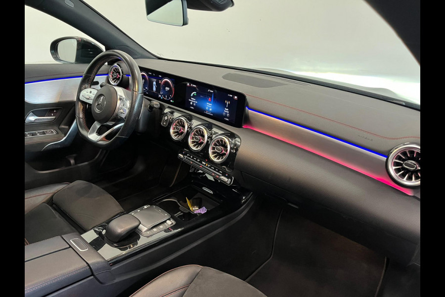 Mercedes-Benz CLA-Klasse Shooting Brake 180 Business Solution AMG Panoramadak Trekhaak Multibeam LED Nightpakket