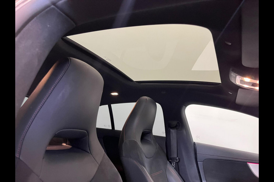 Mercedes-Benz CLA-Klasse Shooting Brake 180 Business Solution AMG Panoramadak Trekhaak Multibeam LED Nightpakket