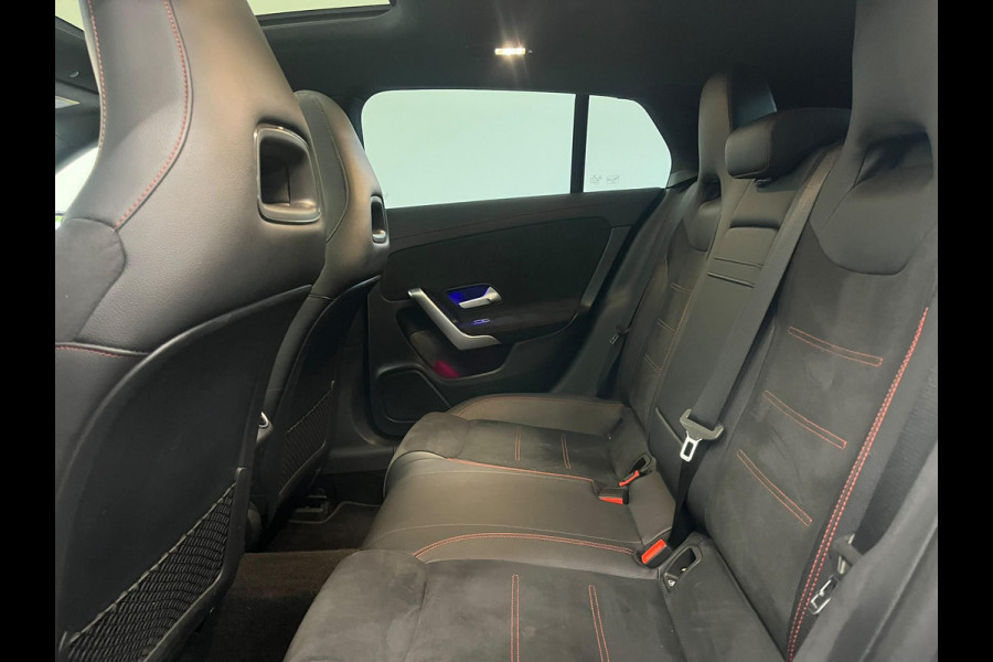 Mercedes-Benz CLA-Klasse Shooting Brake 180 Business Solution AMG Panoramadak Trekhaak Multibeam LED Nightpakket
