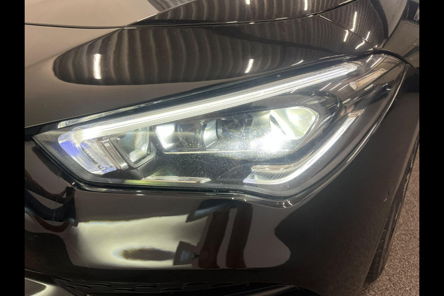 Mercedes-Benz CLA-Klasse Shooting Brake 180 Business Solution AMG Panoramadak Trekhaak Multibeam LED Nightpakket