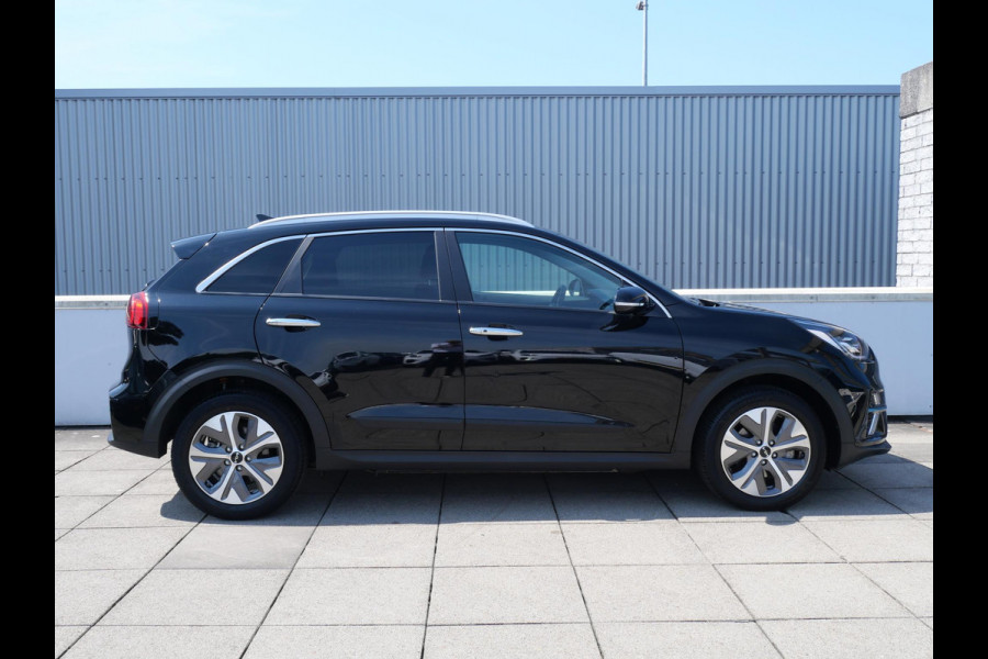 Kia e-Niro DynamicPlusLine 64 kWh | 3Fase | Cruise | Schuif-kanteldak | Navi | keyless | Carplay |