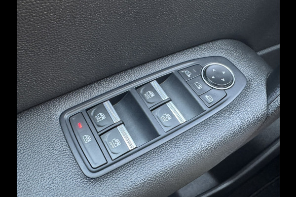 Renault Captur 1.3 TCe 140 Intens Automaat Navi Carplay Clima Camera PDC V+A