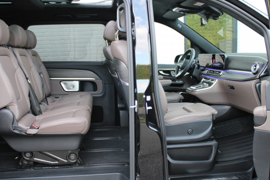 Mercedes-Benz V-Klasse 300d / AMG / Exclusive / DC / 4-matic / Luchtvering / Pano / 360 Cam / Burmester / Vol Opties / NIEUWSTAAT.