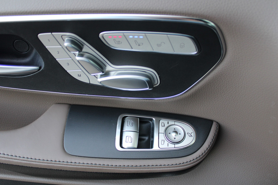 Mercedes-Benz V-Klasse 300d / AMG / Exclusive / DC / 4-matic / Luchtvering / Pano / 360 Cam / Burmester / Vol Opties / NIEUWSTAAT.