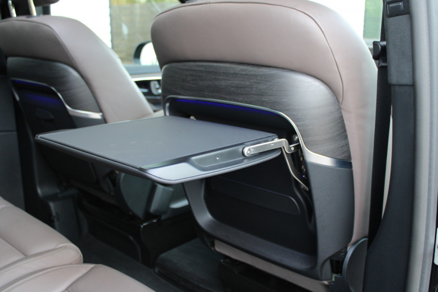 Mercedes-Benz V-Klasse 300d / AMG / Exclusive / DC / 4-matic / Luchtvering / Pano / 360 Cam / Burmester / Vol Opties / NIEUWSTAAT.