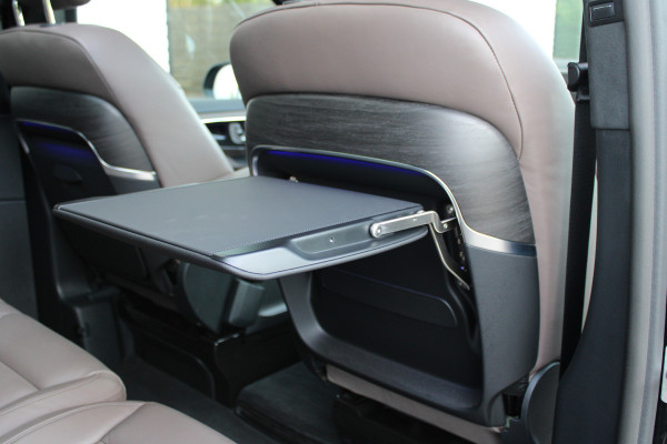 Mercedes-Benz V-Klasse 300d / AMG / Exclusive / DC / 4-matic / Luchtvering / Pano / 360 Cam / Burmester / Vol Opties / NIEUWSTAAT.