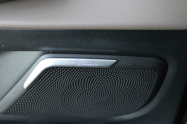 Mercedes-Benz V-Klasse 300d / AMG / Exclusive / DC / 4-matic / Luchtvering / Pano / 360 Cam / Burmester / Vol Opties / NIEUWSTAAT.