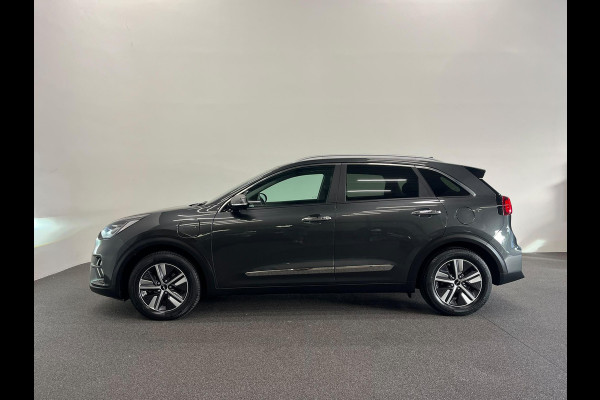 Kia Niro 1.6 GDi PHEV ExecutiveLine Navigatie Apple Carplay Android Auto Camera Parkeersensoren achter Adaptive Cruise Control Stoelverwarming en verkoeling Stuurverwarming Elektrisch verstelbare stoelen Climate Control