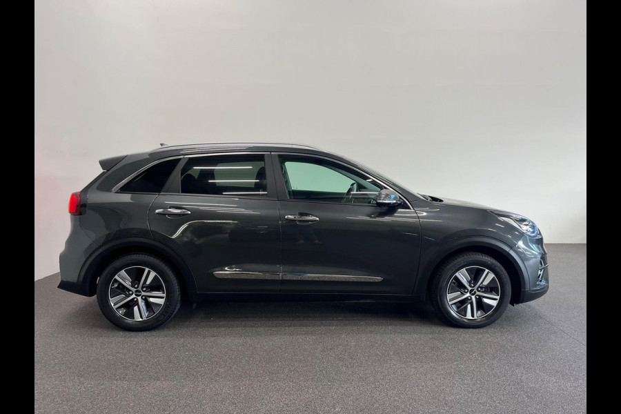 Kia Niro 1.6 GDi PHEV ExecutiveLine Navigatie Apple Carplay Android Auto Camera Parkeersensoren achter Adaptive Cruise Control Stoelverwarming en verkoeling Stuurverwarming Elektrisch verstelbare stoelen Climate Control