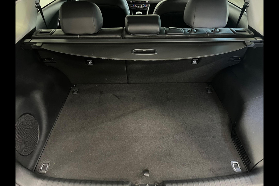 Kia Niro 1.6 GDi PHEV ExecutiveLine Navigatie Apple Carplay Android Auto Camera Parkeersensoren achter Adaptive Cruise Control Stoelverwarming en verkoeling Stuurverwarming Elektrisch verstelbare stoelen Climate Control