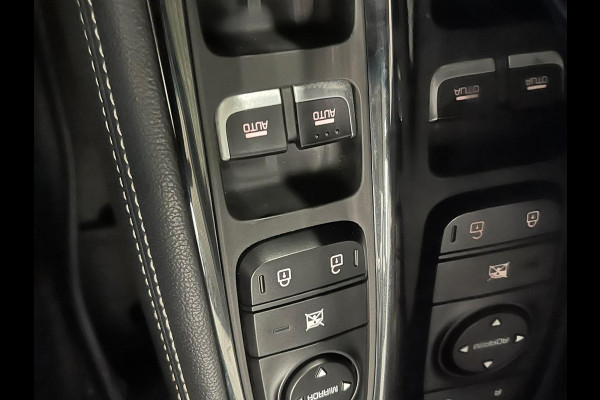 Kia Niro 1.6 GDi PHEV ExecutiveLine Navigatie Apple Carplay Android Auto Camera Parkeersensoren achter Adaptive Cruise Control Stoelverwarming en verkoeling Stuurverwarming Elektrisch verstelbare stoelen Climate Control