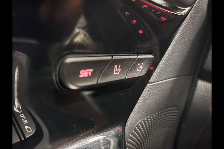Kia Niro 1.6 GDi PHEV ExecutiveLine Navigatie Apple Carplay Android Auto Camera Parkeersensoren achter Adaptive Cruise Control Stoelverwarming en verkoeling Stuurverwarming Elektrisch verstelbare stoelen Climate Control