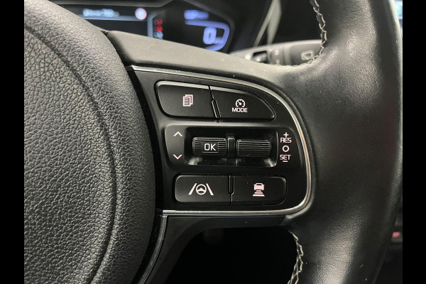 Kia Niro 1.6 GDi PHEV ExecutiveLine Navigatie Apple Carplay Android Auto Camera Parkeersensoren achter Adaptive Cruise Control Stoelverwarming en verkoeling Stuurverwarming Elektrisch verstelbare stoelen Climate Control