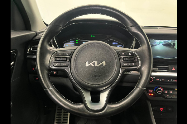 Kia Niro 1.6 GDi PHEV ExecutiveLine Navigatie Apple Carplay Android Auto Camera Parkeersensoren achter Adaptive Cruise Control Stoelverwarming en verkoeling Stuurverwarming Elektrisch verstelbare stoelen Climate Control