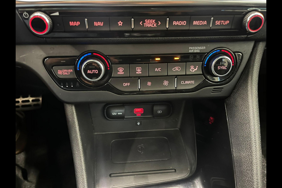 Kia Niro 1.6 GDi PHEV ExecutiveLine Navigatie Apple Carplay Android Auto Camera Parkeersensoren achter Adaptive Cruise Control Stoelverwarming en verkoeling Stuurverwarming Elektrisch verstelbare stoelen Climate Control