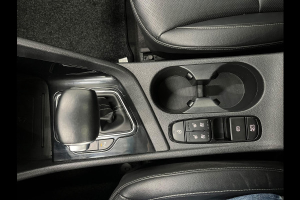 Kia Niro 1.6 GDi PHEV ExecutiveLine Navigatie Apple Carplay Android Auto Camera Parkeersensoren achter Adaptive Cruise Control Stoelverwarming en verkoeling Stuurverwarming Elektrisch verstelbare stoelen Climate Control