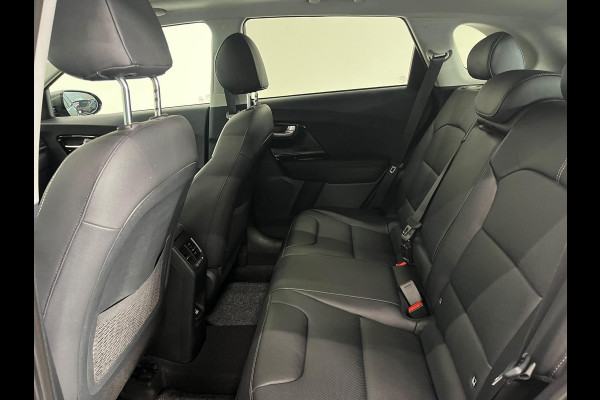Kia Niro 1.6 GDi PHEV ExecutiveLine Navigatie Apple Carplay Android Auto Camera Parkeersensoren achter Adaptive Cruise Control Stoelverwarming en verkoeling Stuurverwarming Elektrisch verstelbare stoelen Climate Control