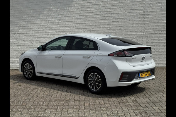 Hyundai IONIQ Comfort EV 38 kWh Camera Navi Stoelverwarming Carplay Cruise