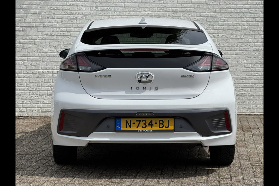 Hyundai IONIQ Comfort EV 38 kWh Camera Navi Stoelverwarming Carplay Cruise