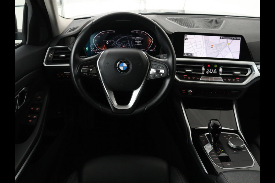 BMW 3 Serie Touring 318i Business Edition Plus | Leder | Stoelverwarming | Carplay | Virtueel dashboard | Cruise control | Climate control | Park assist | Full LED |