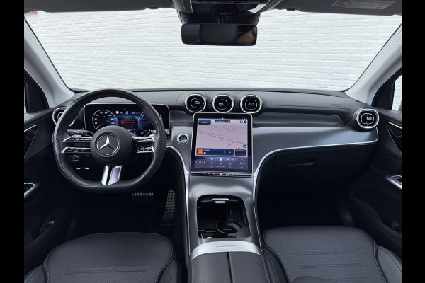 Mercedes-Benz GLC 300e 4MATIC AMG Line | Pano | Trekhaak | Distronic | Camera | 20 inch