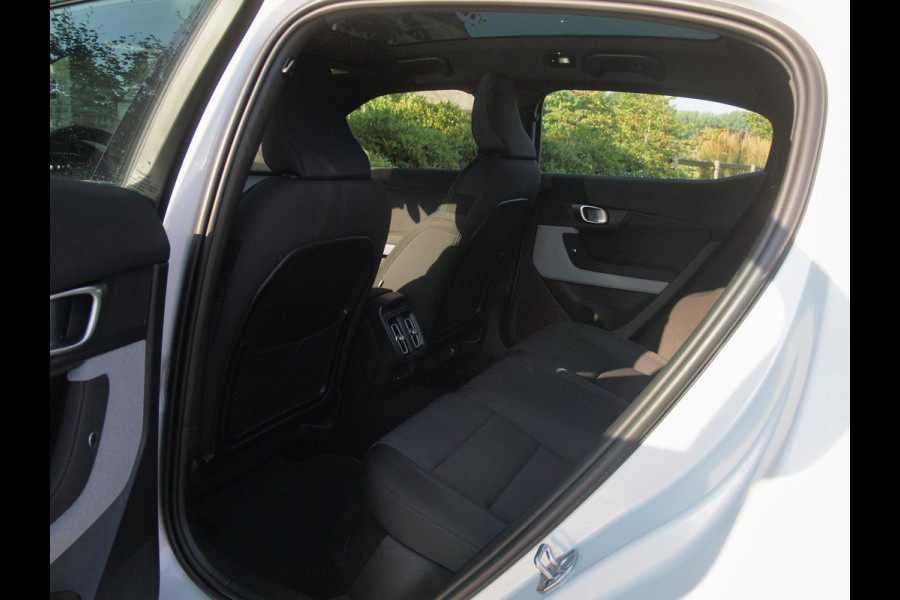Polestar 2 Long Range Dual Motor 78 kWh | SOH 92%| Panoramadak | 360 Camera | Harman Kardon | NL-Auto |