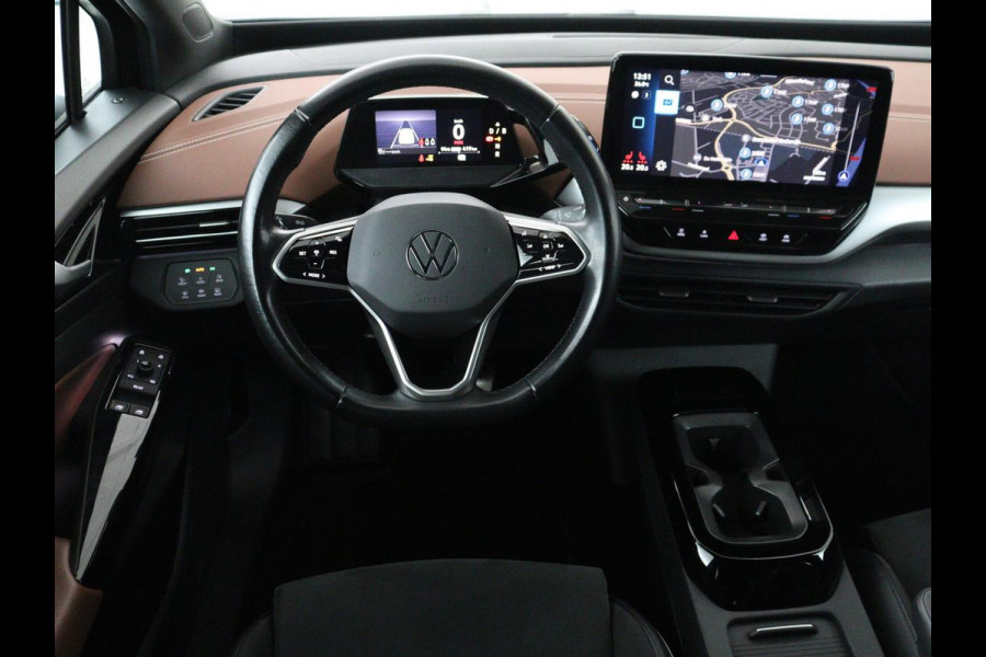 Volkswagen ID.5 Pro 77 kWh | SOH 93,5% | Memory | Leder/alcantara | Stuur/stoel verwarming | Climate control | Adaptive cruise | Sfeerverlichting | Camera | Park assist | Trekhaak |