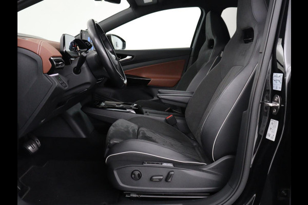 Volkswagen ID.5 Pro 77 kWh | SOH 93,5% | Memory | Leder/alcantara | Stuur/stoel verwarming | Climate control | Adaptive cruise | Sfeerverlichting | Camera | Park assist | Trekhaak |