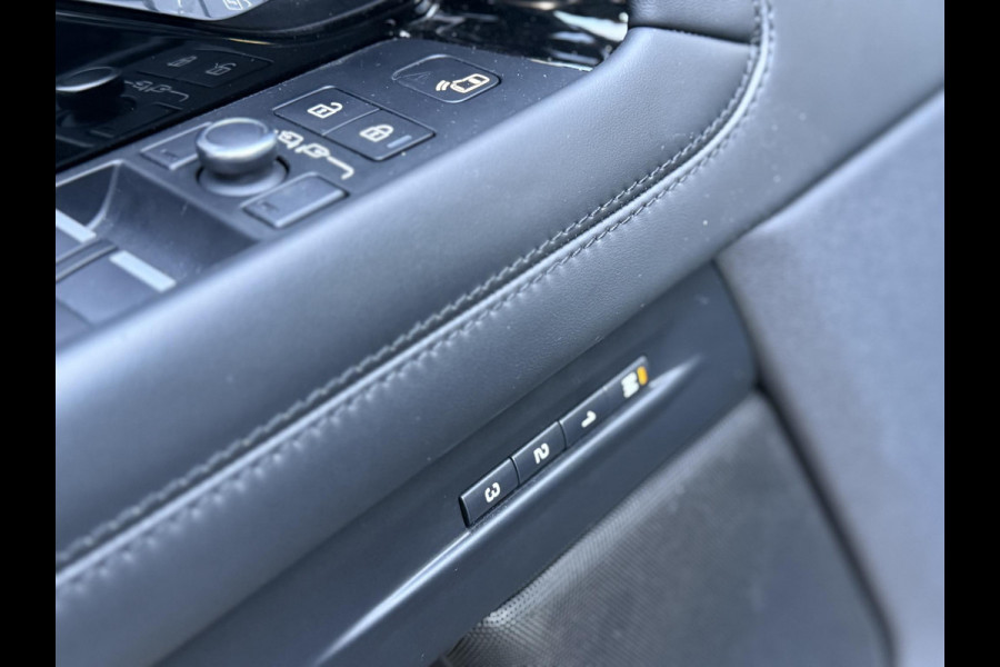 Land Rover Range Rover Evoque 1.5 P300e AWD R-Dynamic HSE Black Style|Schuif/kantel dak|Sfeer|Meridian|Matrix|Trekhaak