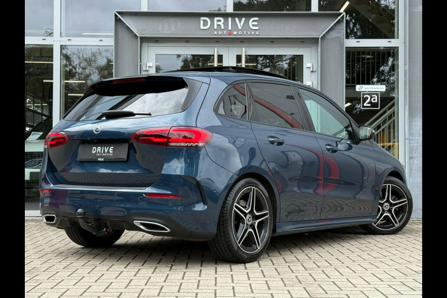 Mercedes-Benz B-Klasse 200 Bus. Solution AMG Night|Pano|Carplay|Sfeer|Cam|Trekhaak