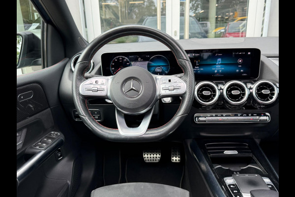 Mercedes-Benz B-Klasse 200 Bus. Solution AMG Night|Pano|Carplay|Sfeer|Cam|Trekhaak