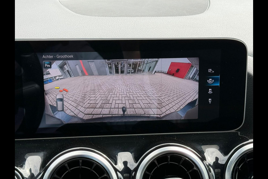 Mercedes-Benz B-Klasse 200 Bus. Solution AMG Night|Pano|Carplay|Sfeer|Cam|Trekhaak